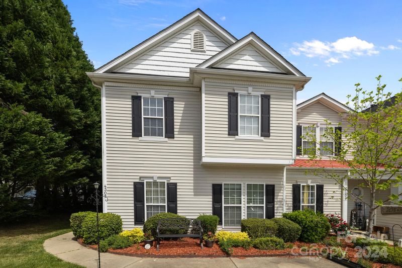 4305 Eaves Ln, Charlotte, NC 28215