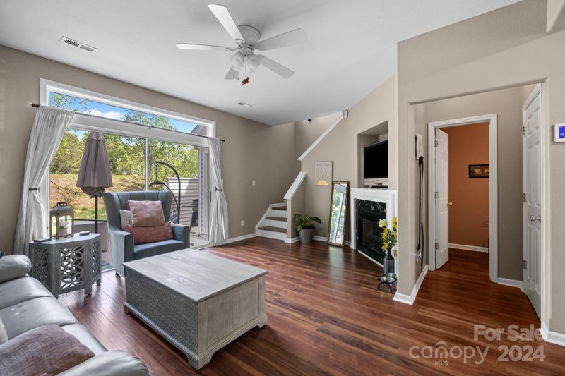 4305 Eaves Ln, Charlotte, NC 28215