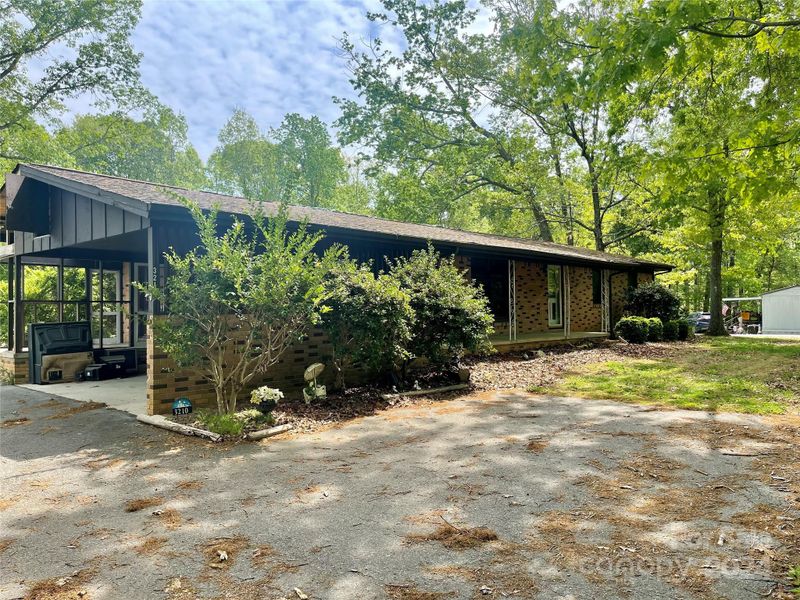 3210 Puetts Chapel Rd, Dallas, NC 28016