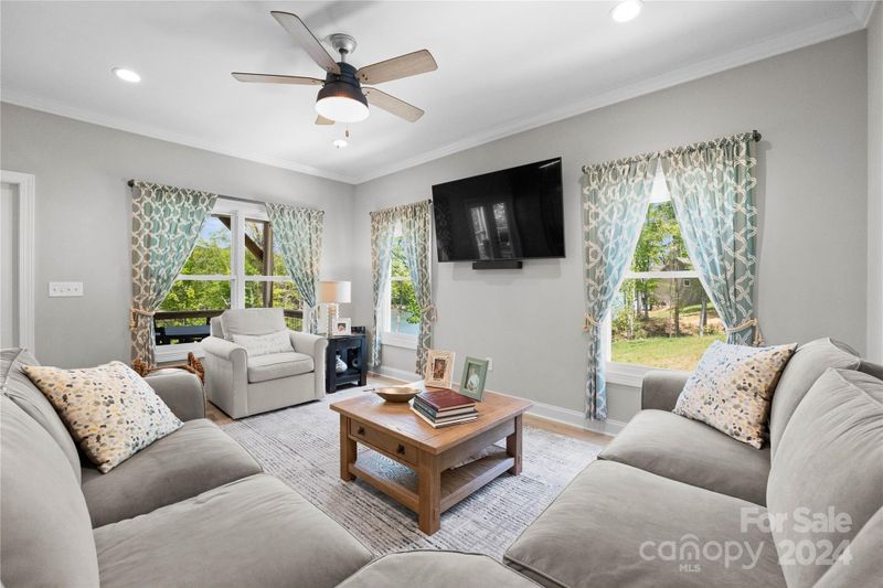9375 Azalea Rd, Sherrills Ford, NC 28673
