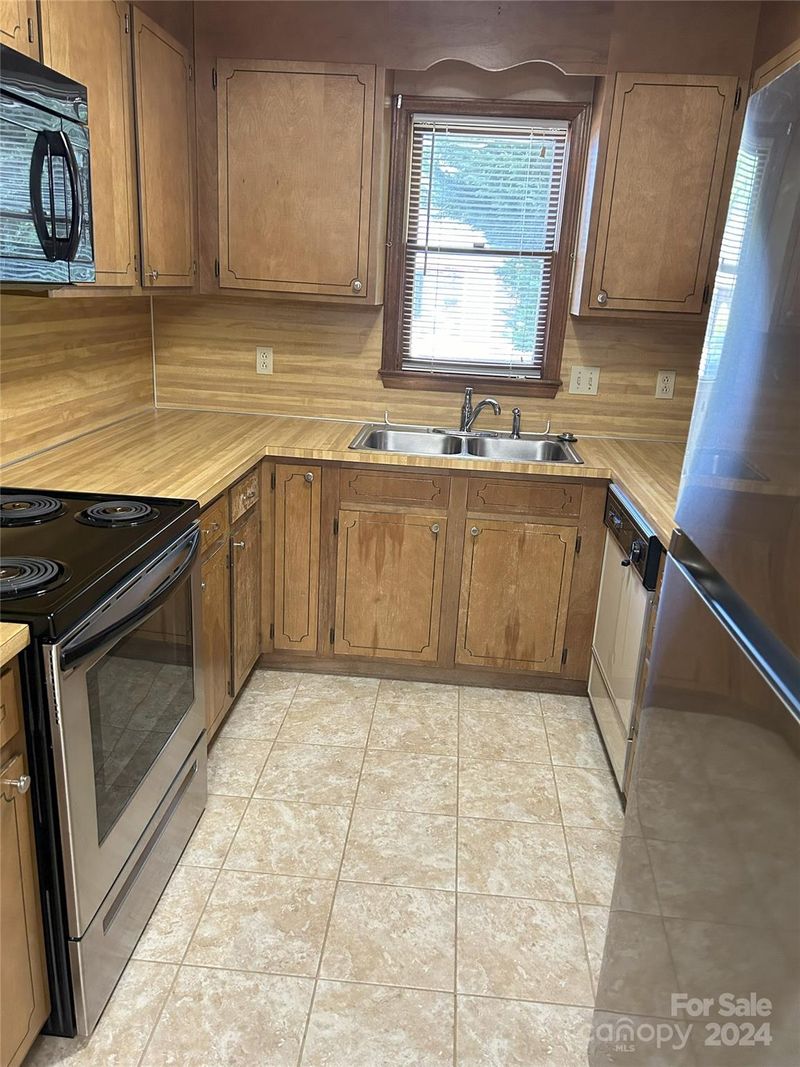 1401 NE 19th Ave NE #A-1, Hickory, NC 28601