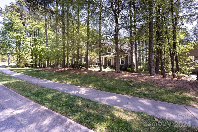 304 Beech Bluff Dr, Mount Holly, NC 28120