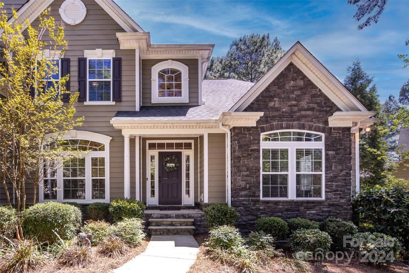 304 Beech Bluff Dr, Mount Holly, NC 28120