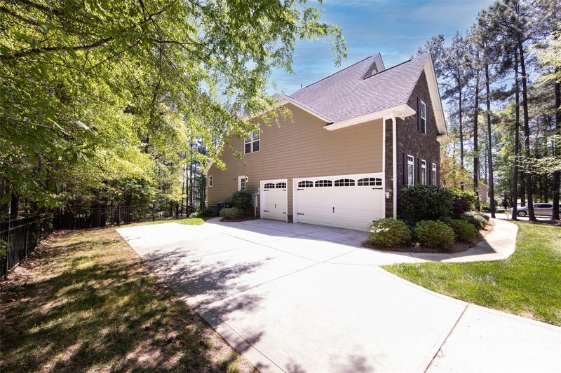304 Beech Bluff Dr, Mount Holly, NC 28120