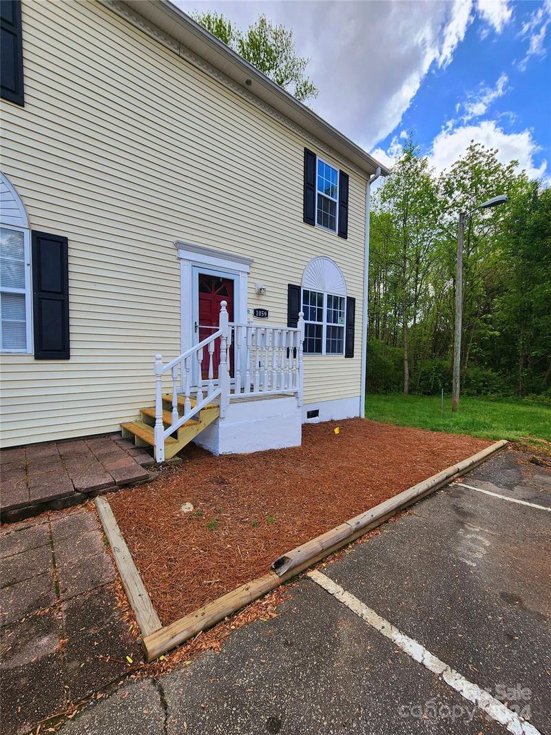 1059 19th St, Hickory, NC 28601