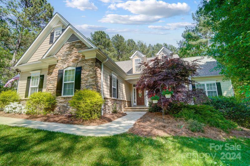 309 Silvercliff Dr, Mount Holly, NC 28120