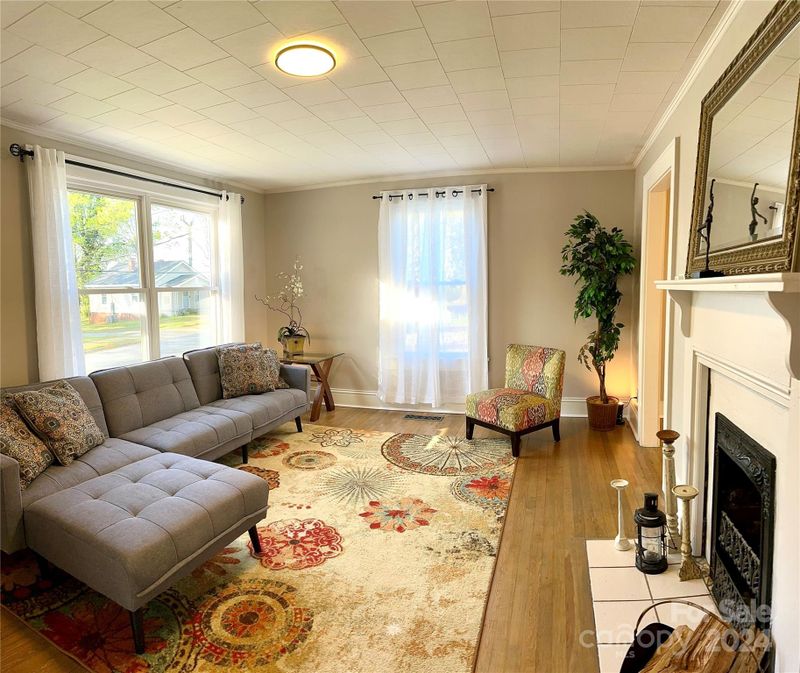 760 7th Ave SE, Hickory, NC 28602