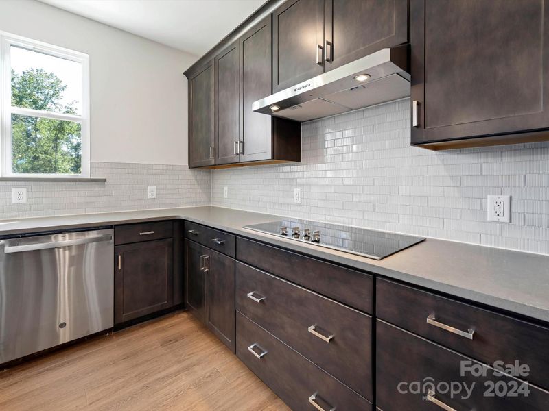 1552 Levy Way, Charlotte, NC 28205