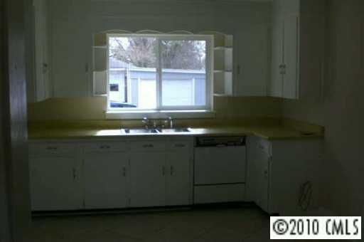 1330 E Woodlawn Rd, Charlotte, NC 28209