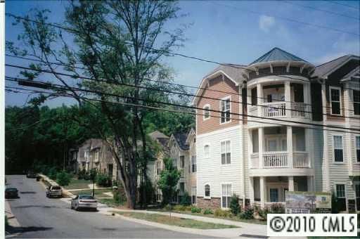 4200 Walker Rd, Charlotte, NC 28211