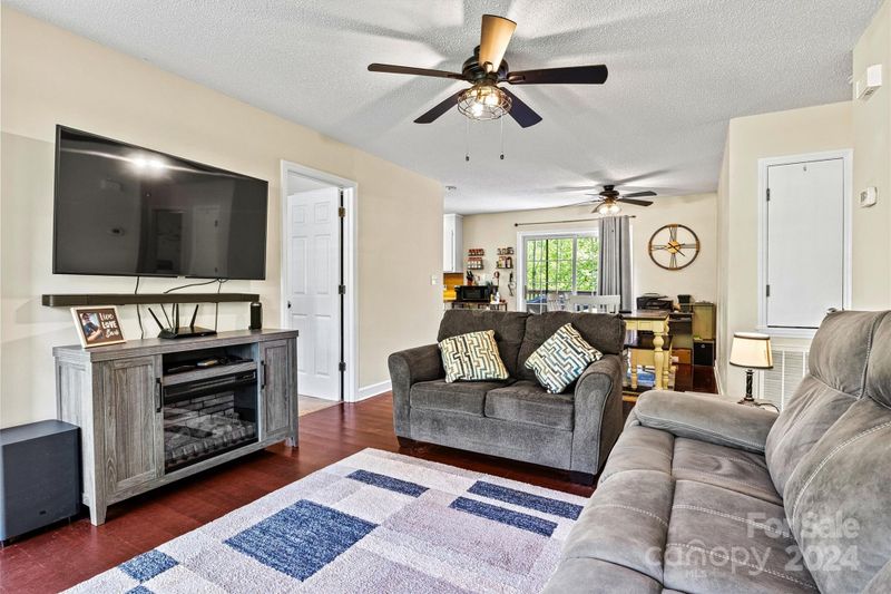 3334 Danial St, Conover, NC 28613