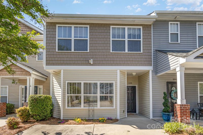105 Village Pl, Mount Holly, NC 28120
