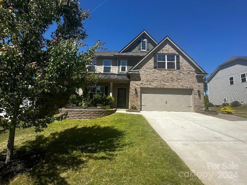 198 Falls Cove Dr, Troutman, NC 28166