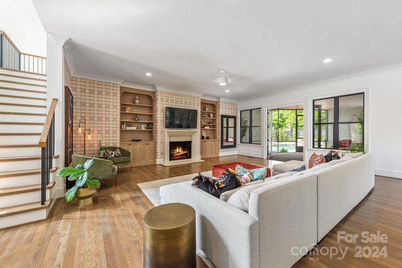 3926 Barclay Downs Dr, Charlotte, NC 28209