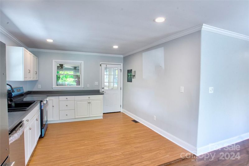 8115 Old Plank Rd, Charlotte, NC 28216