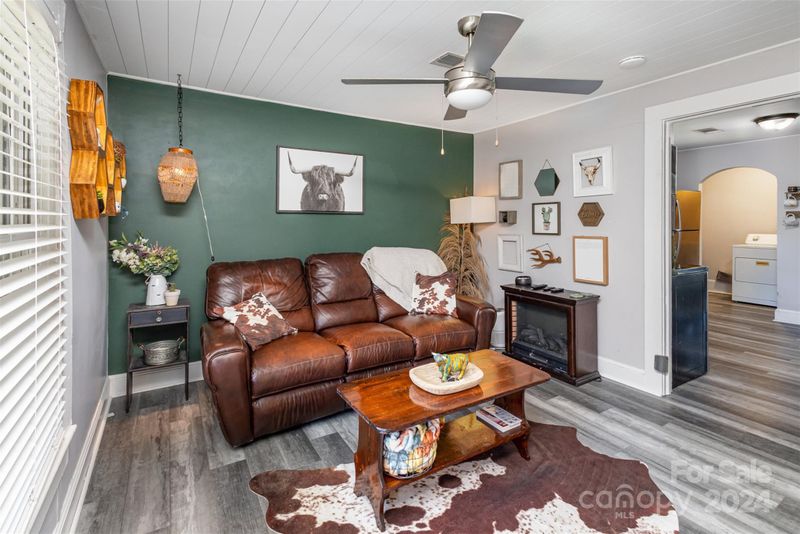 1047 Pine Circle Dr NW, Concord, NC 28027