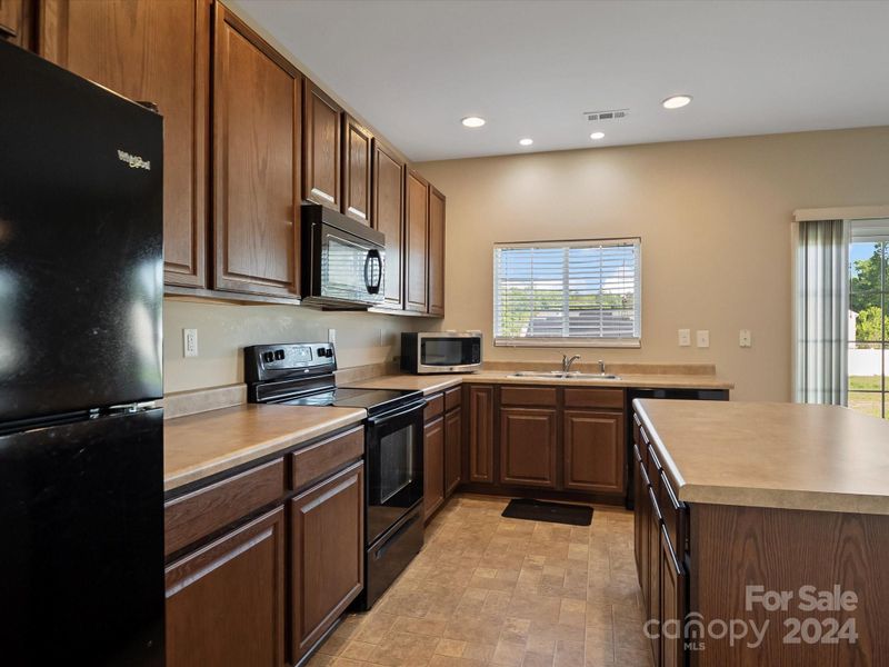 7625 Jenny Ann Dr, Charlotte, NC 28216