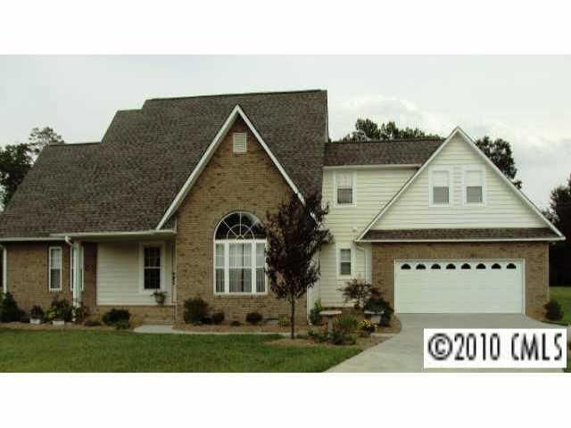 1124 Windsor Dr, Kannapolis, NC 28081