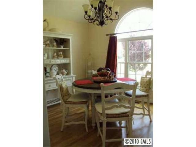 1124 Windsor Dr, Kannapolis, NC 28081