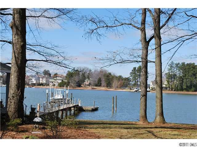 16513 Green Dolphin Ln, Cornelius, NC 28031