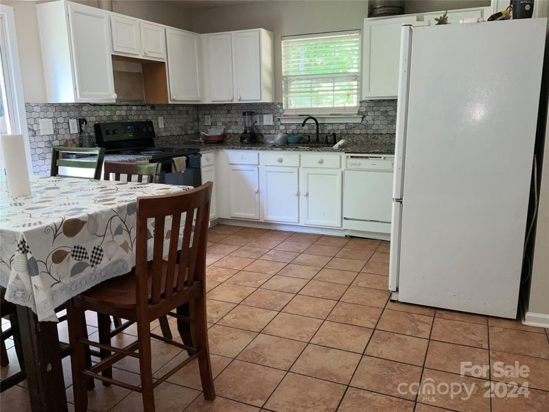 3233 Kayla Ln, Charlotte, NC 28215