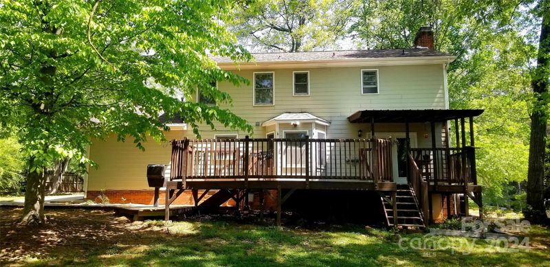 207 Woodridge Dr, Belmont, NC 28012