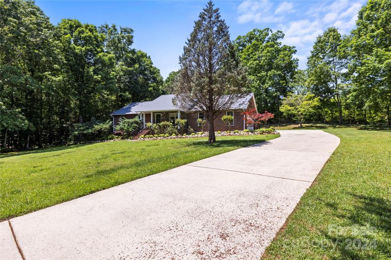 525 Orchid Ct, Stanley, NC 28164