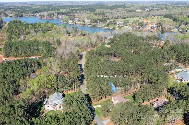 200 Winding Forest Dr, Troutman, NC 28166