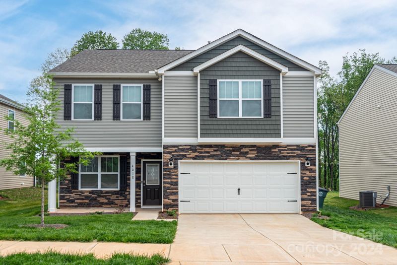 4018 Village Blvd, Conover, NC 28613