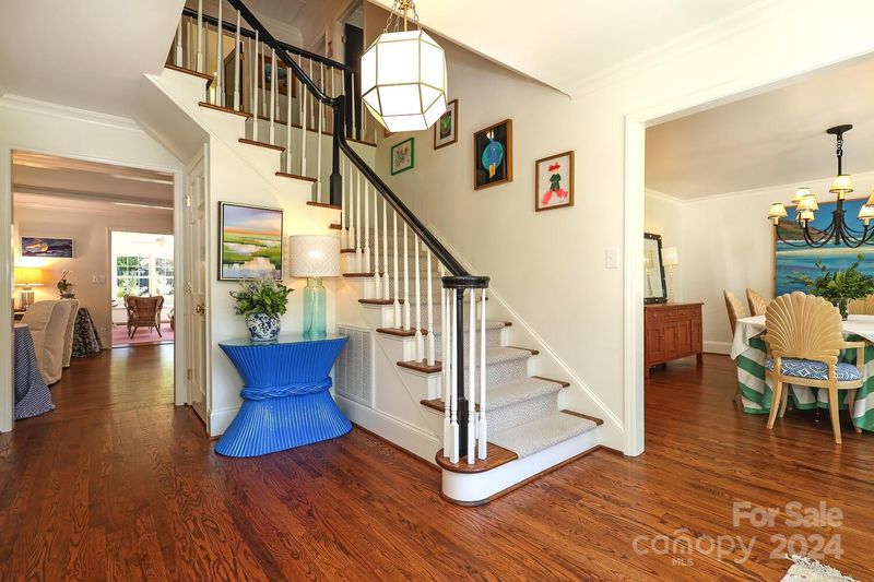 3143 Chaucer Dr, Charlotte, NC 28210