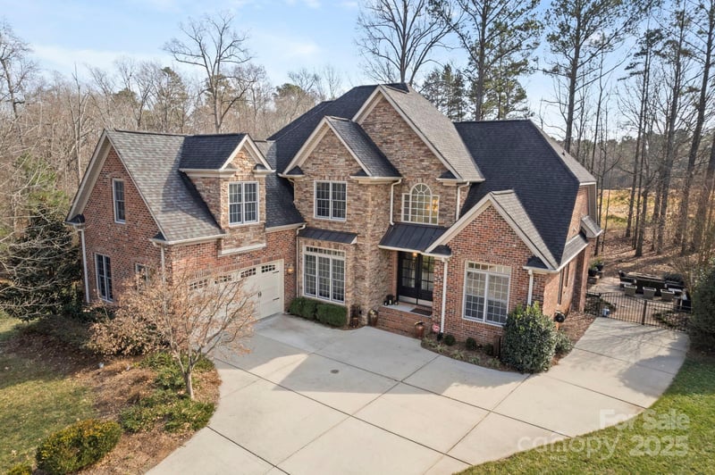 2012 Tomshire Dr, Gastonia, NC 28056