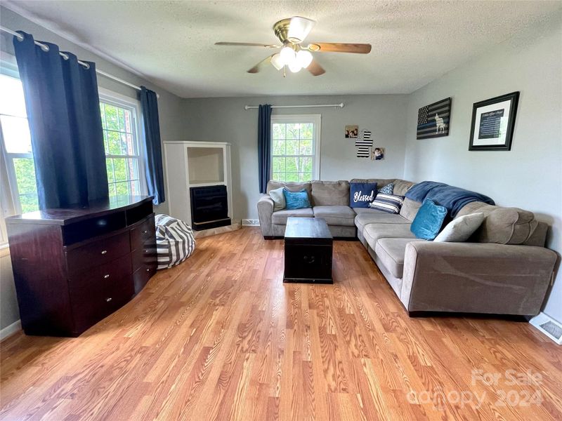 1065 Duchess Dr, Mount Pleasant, NC 28124