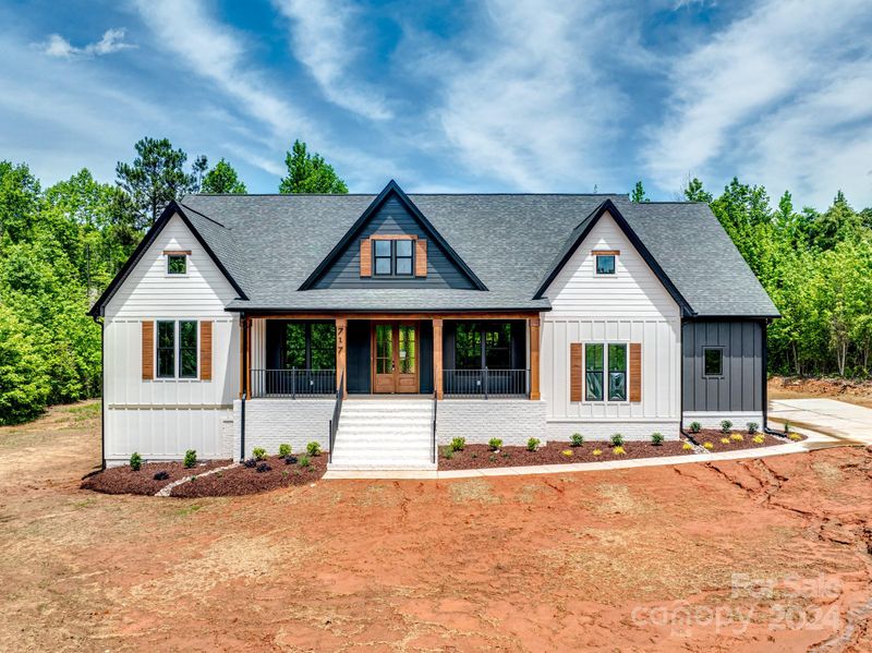 717 Barbary Pl, Lincolnton, NC 28092