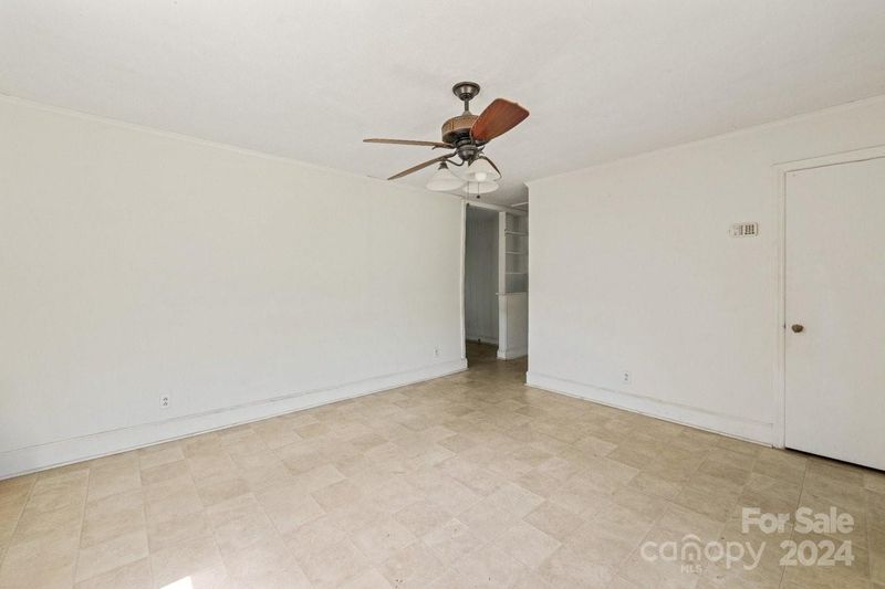 1127 Clanton Rd, Charlotte, NC 28217