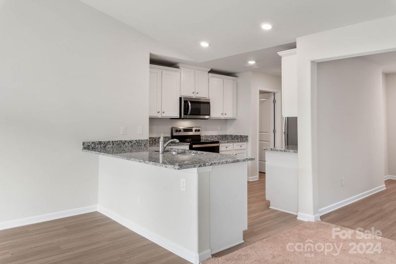 2127 Transatlantic Ave, Charlotte, NC 28215