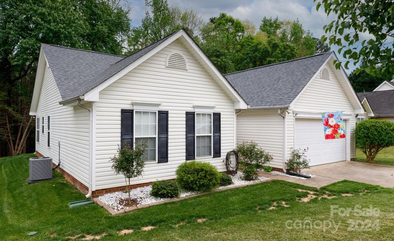 587 Chase Brook Dr, Rock Hill, SC 29732