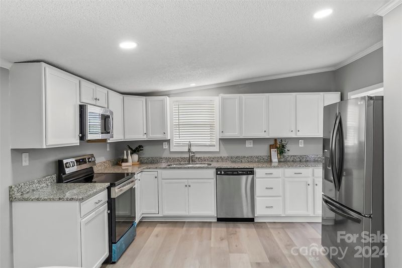 1382 32nd St, Conover, NC 28613