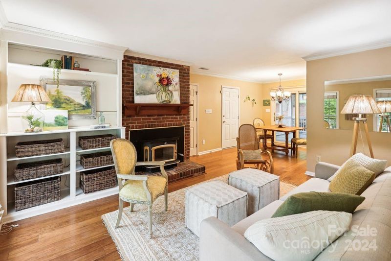 1017 Jaywood Ln, Matthews, NC 28105