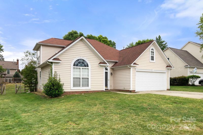2429 Acadia Ct, Kannapolis, NC 28083