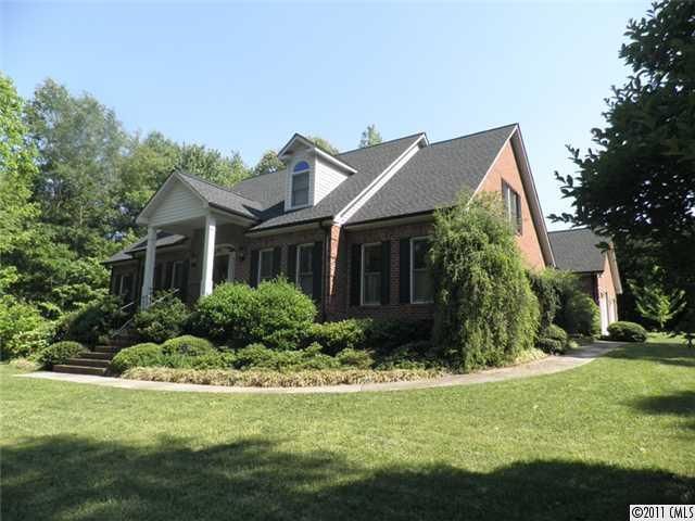 106 Mockingbird Ln, Lincolnton, NC 28092