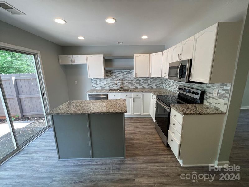 5837 Cougar Ln, Charlotte, NC 28269