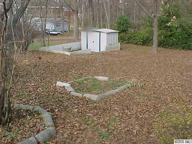205 N College St, Dallas, NC 28034