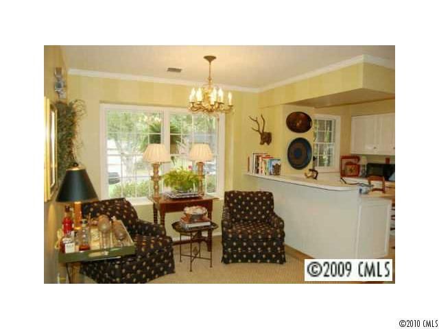 124 Manning Dr, Charlotte, NC 28209