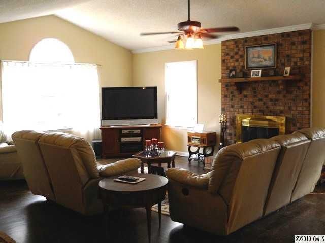 7910 Surry Ln, Indian Trail, NC 28079