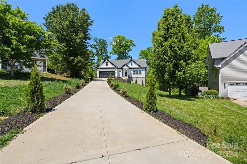 245 Summey Barker Dr, Dallas, NC 28034