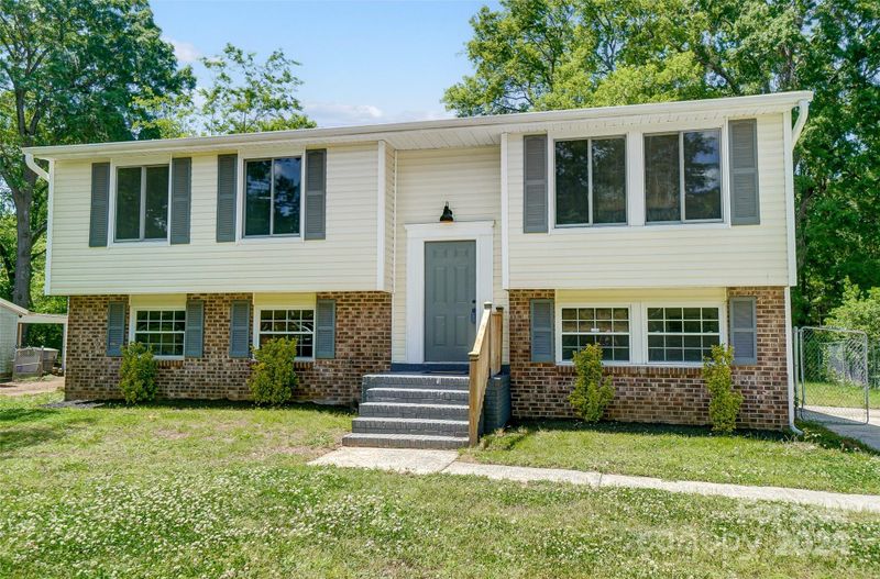 2236 Rice Planters Rd, Charlotte, NC 28273