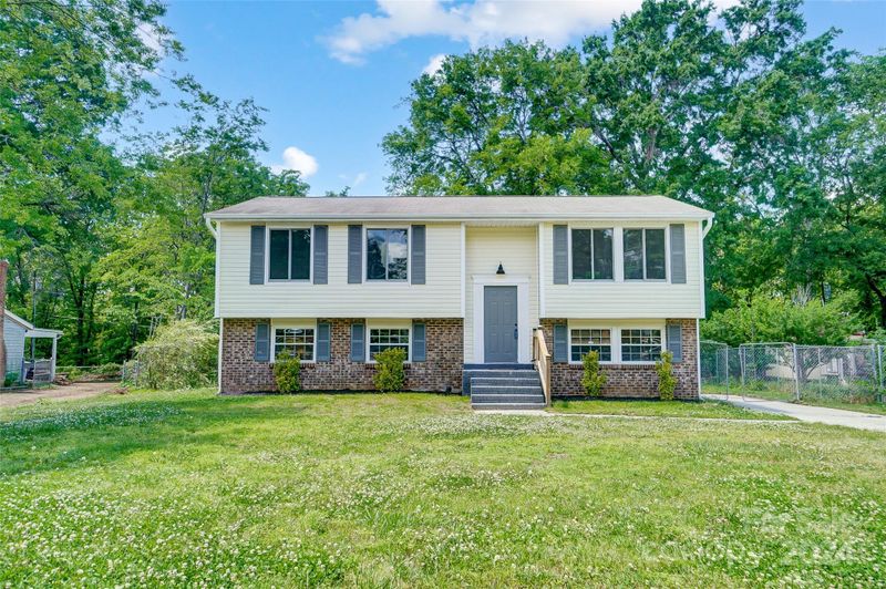 2236 Rice Planters Rd, Charlotte, NC 28273