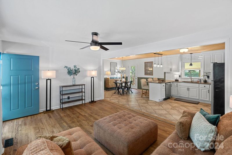 939 E Iredell Ave, Mooresville, NC 28115