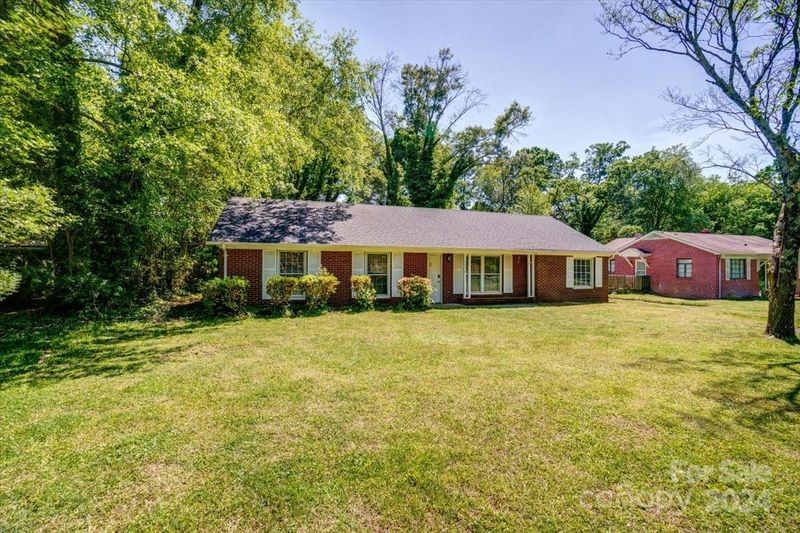 5238 Ruth Dr, Charlotte, NC 28215