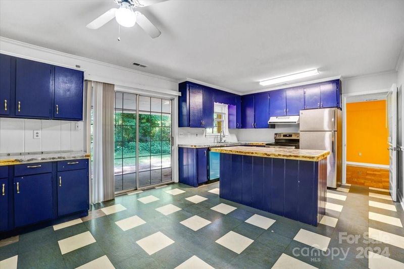 5238 Ruth Dr, Charlotte, NC 28215